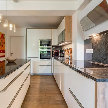 Miranda I * Τσελ αμ Ζέε