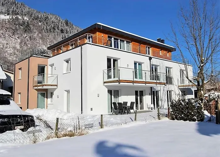 Miranda I Apartment *